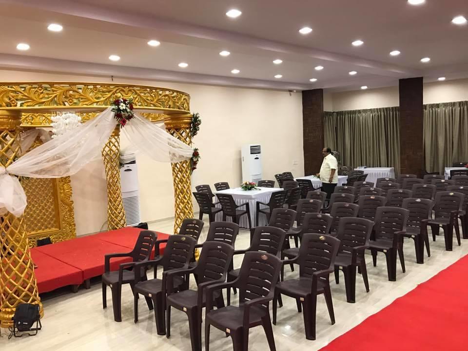 Royale Inn Vapi Exterior photo